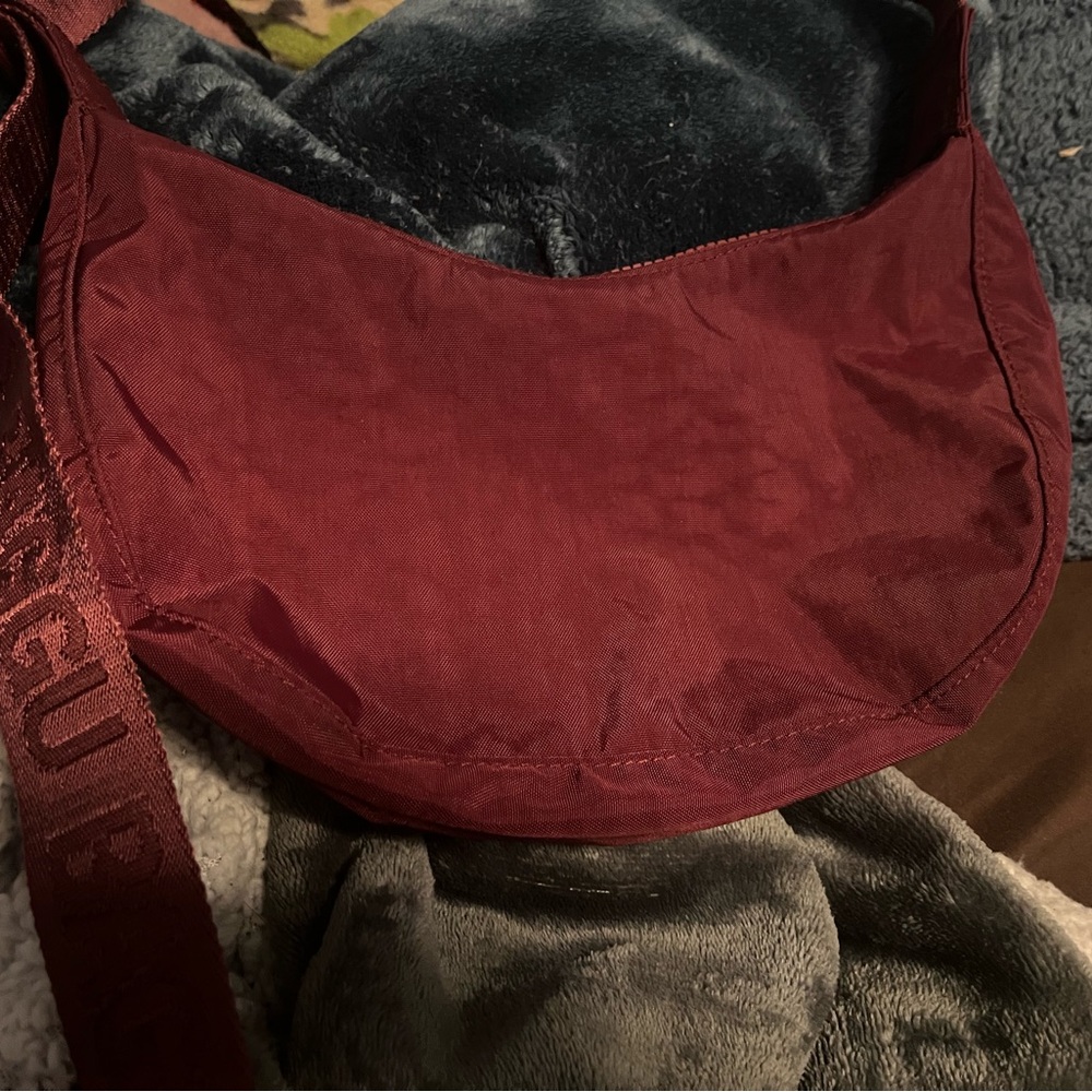 Baggu Oxblood Small Crescent